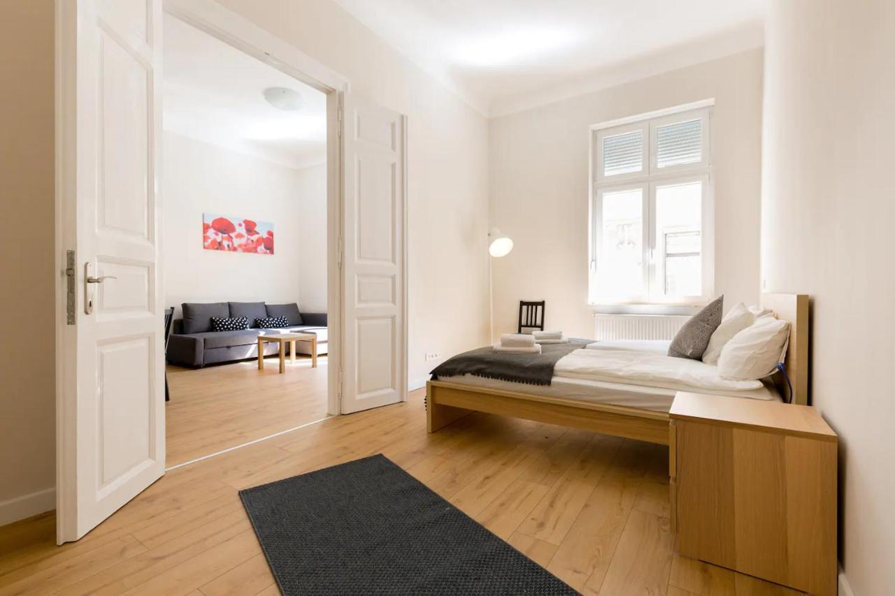 Kresz Geza 29 Westend Station 2 Bedrooms+Living Ac Budapeşte Dış mekan fotoğraf